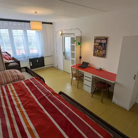 Апартаменты Stylish 6 With Balcony Прага