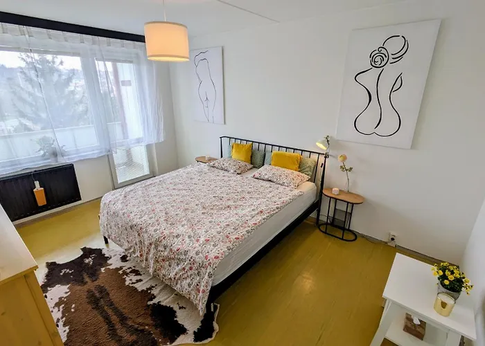 아파트 Stylish 6 With Balcony