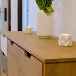 Stylish 6 With Balcony